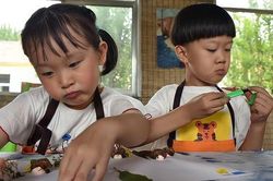 Vì 1 câu nói của mẹ mà 2 đứa trẻ từ thân thiết bỗng trở thành thù