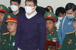 Phúc thẩm vụ buôn lậu xăng dầu: Tuyên bố 'kêu oan suốt đời' bất ngờ khai 'nhận hối lộ 19 tỷ đồng'