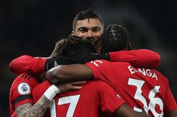 Tin nóng bóng đá sáng 28/12: Casemiro và Fred đi vào lịch sử MU