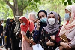 Afghanistan: Giáo sư đại học xé bằng cấp trên truyền hình trực tiếp