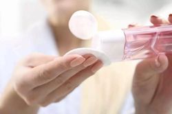 Thu hồi toàn quốc 3 sản phẩm tẩy trang của Pháp