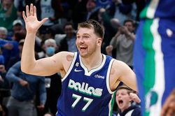 Luka Doncic được 'thưởng nóng' sau trận đấu kỷ lục
