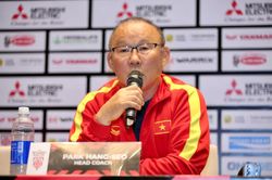HLV Park Hang Seo: Tuyển Việt Nam thắng Singapore vào bán kết AFF Cup