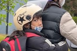 Con gái trót làm điều này sau lưng mẹ bị người đi đường phát hiện và cách sửa sai không thể ngượng hơn