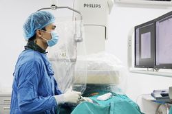 Ho ra máu: Triệu chứng cảnh báo nhiều bệnh lý nguy hiểm