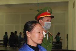 Thiếu phụ trả giá quá đắt vì vô tư vận chuyển 'hàng cấm' cho hàng xóm