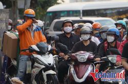 Cửa ngõ sân bay Tân Sơn Nhất ùn tắc kéo dài chiều cuối năm