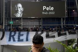 Brazil tổ chức quốc tang 3 ngày, người dân nghẹn ngào tưởng nhớ Pele