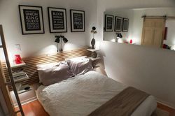 Phòng ngủ 6,3m² vẫn rộng rãi nhờ cách trang trí thông minh