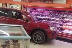Bối rối trước những hành động khó hiểu như đến từ 'hành tinh khác'