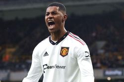 Man United vào top 4 sau trận thắng nhọc trước Wolves