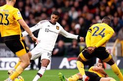 Video bàn thắng trận Wolves vs MU: 'Quỷ đỏ' tạm vươn lên top 4