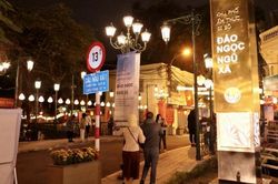 Phố ẩm thực đi bộ Đảo Ngọc - Ngũ Xã nhộn nhịp dịp cuối tuần