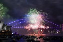 Xem pháo hoa rực rỡ mừng năm mới tại Australia và New Zealand