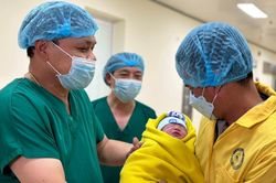 Em bé chào đời vào 0h ngày 1/1/2023