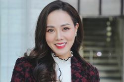 Vợ NSND Công Lý: 'Anh ấy từng muốn ly hôn để giải thoát cho tôi'