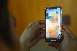 Hí hửng khi được gái xinh gọi video 'nóng', chàng trai không ngờ 'sập bẫy' kẻ gian