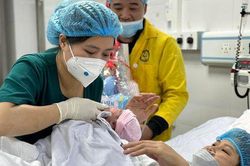 Những em bé chào đời vào thời khắc giao thừa 2023