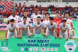 Nhiều ngôi sao ra đi, HLV Kiatisuk cải tổ toàn diện HAGL