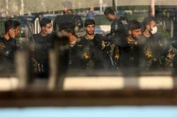 Iran bắt giữ một số ngôi sao bóng đá dịp năm mới