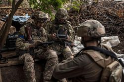 Nga tố Ukraine tập kích cơ sở năng lượng, Kiev nói Moscow sắp hết tên lửa