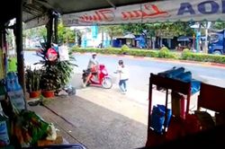 Lén lấy trộm 2 thùng bia, nam thanh niên bị 'tóm sống' ngay sau đó