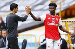 Arsenal 'câu giờ' nhằm tìm kiếm giải pháp tốt cho Saka, Saliba
