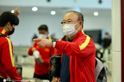 Tuyển Việt Nam tức tốc ra sân bay đi Indonesia