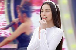 Hiền Thục hiếm hoi xuất hiện trên sân khấu, nhan sắc tuổi tứ tuần khiến nhiều người ngỡ ngàng