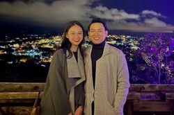 Hoài Lâm được bạn gái tháp tùng đi diễn, ngày càng rõ tướng phu thê