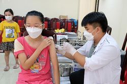 Sáng 3/1: Ca COVID-19 nặng đang điều trị thấp nhất gần 2 năm qua; những nơi nào tiêm vaccine thấp?