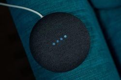 Loa Google bị biến thành thiết bị nghe lén