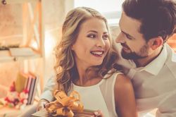 Thiếu gia dính 'bùa yêu' và cái kết đắng ngăn ngắt sau tháng ngày dài gồng gánh 'tình phí'
