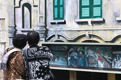 Phố bích họa Phùng Hưng thay 'áo mới' đón Tết Nguyên đán