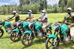 Uganda cung cấp miễn phí xe máy điện