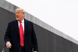 Ông Trump nói sẽ phát động 'một cuộc chiến' nếu tái đắc cử tổng thống Mỹ