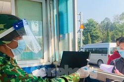 Biên giới Lạng Sơn nhộn nhịp trước ngày 'phá băng' cửa khẩu Việt - Trung