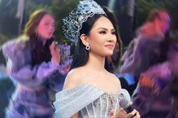 Mai Phương bị chỉ trích vì ngậm kẹo mút nhảy múa tưng bừng: 'Lần đầu thấy hoa hậu như vậy'