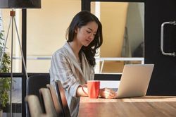 Sau khi chia tay, tôi muốn trả lại bạn trai căn hộ chung cư mà anh tặng