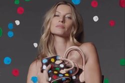 Gisele Bundchen bán khỏa thân