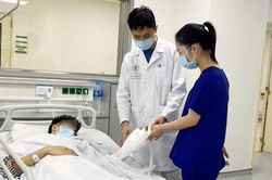 Nhiều trẻ bị thương do tự chế và sử dụng pháo trong dịp cận Tết