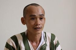 Chơi games, lướt mạng xã hội, bé gái mắc mưu yêu râu xanh