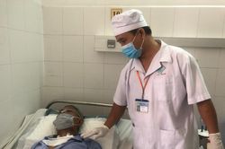 Điều trị thành công người đàn ông bị ung thư lưỡi 2 năm