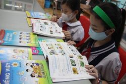 Bộ GD&ĐT chỉ ra hàng loạt sai sót trong lựa chọn sách giáo khoa tại một số địa phương