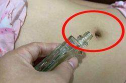 Nhỏ một giọt dầu gió vào rốn trước khi đi ngủ, trai gái – già trẻ đều có lợi