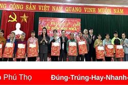Trao quà Tết đến mọi nhà tại huyện Yên Lập, Hạ Hòa