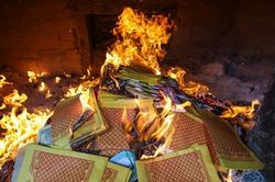 Những điều 'lợi bất cập hại' khi đốt vàng mã