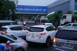 11 trung tâm đăng kiểm ở Hà Nội dừng hoạt động để phục vụ điều tra