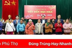 Trao quà 'Tết đến mọi nhà' tại huyện Thanh Ba, Cẩm Khê