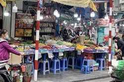 Thị trường hàng Tết: Người cười nụ, kẻ khóc thầm